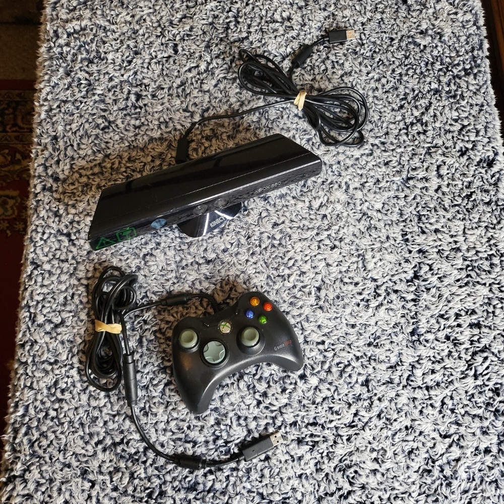 Xbox 360 Controller & Kinect Bundle - 2 Items - Picture 9 of 14
